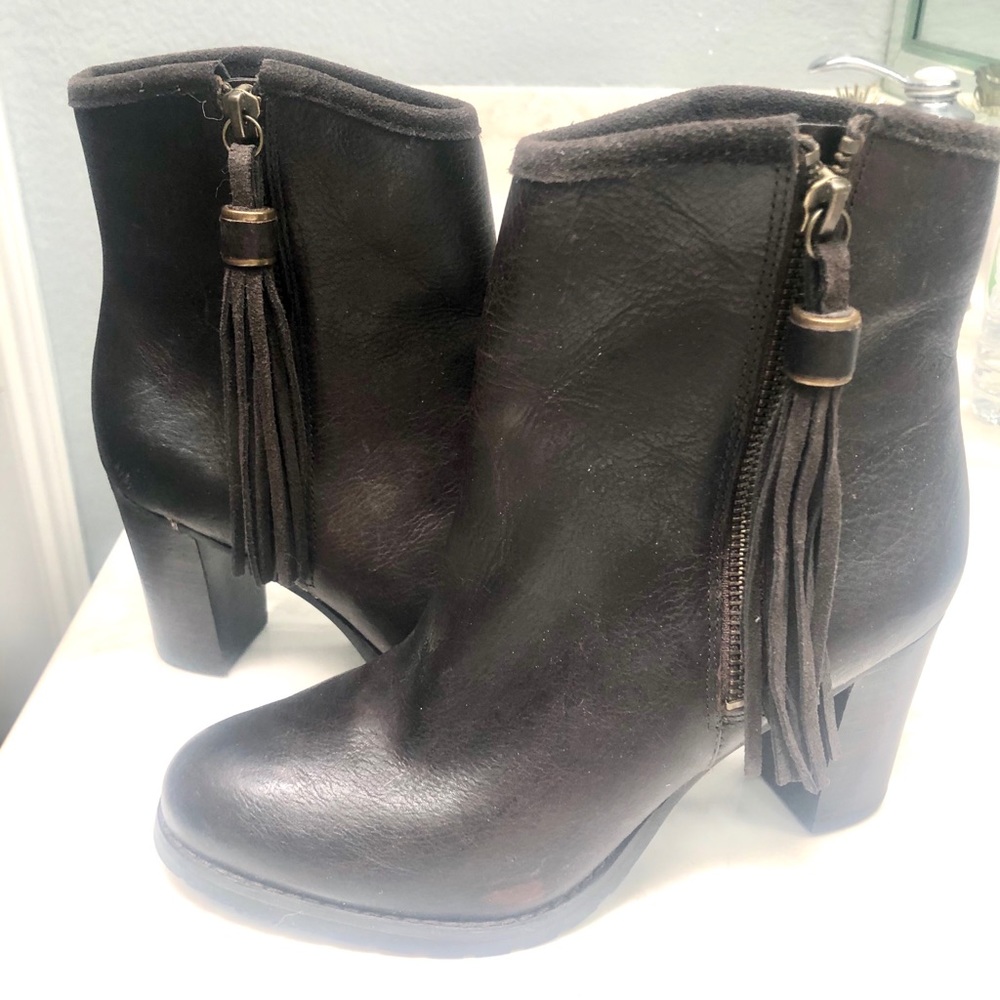 Lauren Ralph Lauren Leather tassel zip up booties